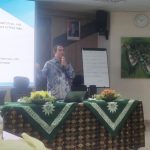 Direktur Utama Perumda Pasar Palembang Jaya, Dedi Siswoyo, saat menjadi pemateri dalam SKN 2025 di Sleman. (Foto: Zaki/ IST)