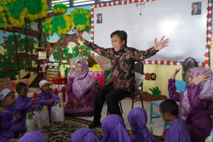 Praktik Pembelajaran Sarat Makna Ala Direktur Guru PAUD, Bikin Murid TK Lillah Happy!