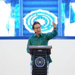 Menkes Budi Gunadi Sadikin saat memberikan Ceramah Kesehatan di Umsida, Ahad (9/11/2025). (Foto: Humas Umsida)