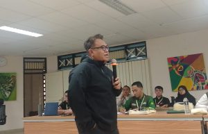 Dandhy Dwi Laksono: Jangan Gampang Termakan Apa-apa yang Dilabeli Hijau