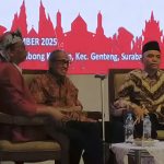 Pakar ilmu komunikasi, Edi Setiawan (kiri) di tengah acara yang diadakan oleh PCTA Indonesia. Foto: Tangkapan layar YouTube Udang Indonesia.