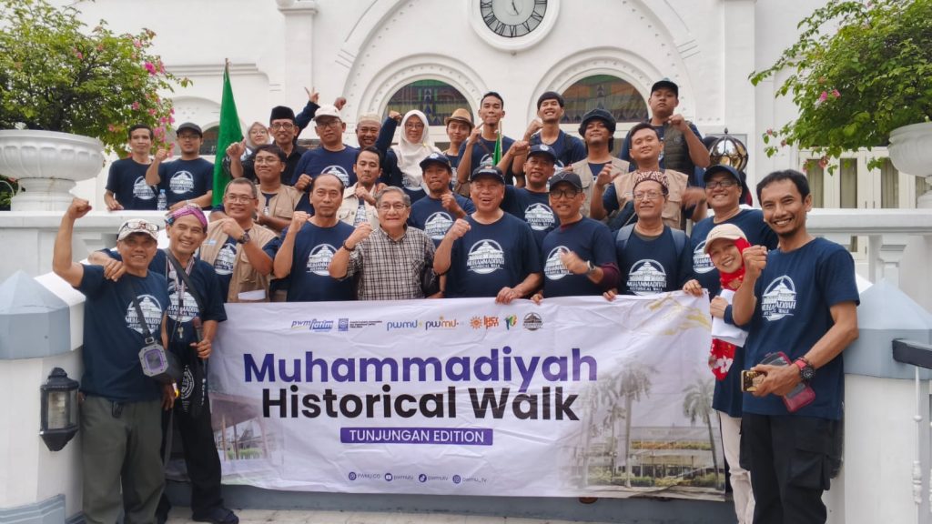 Jalan-jalan Sore di Tunjungan, Cara PWM Jatim Meresapi Sejarah Sambut Milad Ke-113 Muhammadiyah
