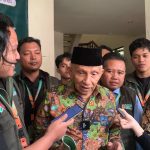 Amien Rais berbicara kepada awak media usai menghadiri forum SKN 2025 di Sleman, Yogyakarta. (Foto: Zaki/ IST)