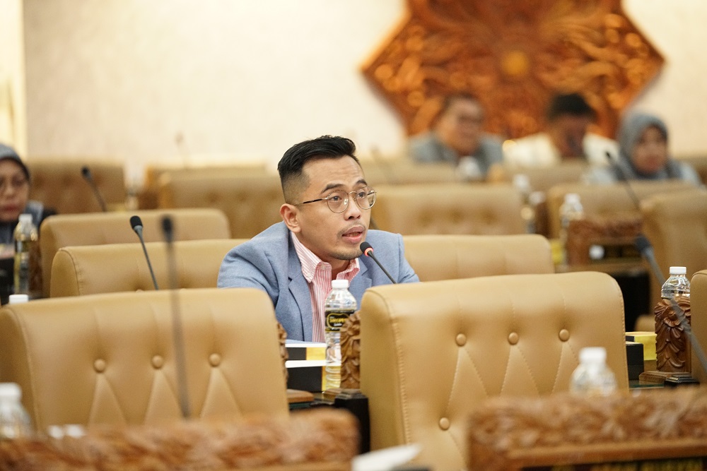 Politisi Gerindra Ini Interupsi Sentil Ketidakhadiran Khofifah di Rapat Parpurna Bahas APBD Jatim 2026