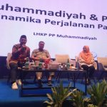 Ketua LHKP PP Muhammadiyah, Dr phil Ridho Al-Hamdi MA (kiri), saat memaparkan sejarah dan perjalanan panjang persinggungan Muhammadiyah dengan politik praktis, dalam PIKWIL Jatim di Sidoarjo, Sabtu (1/11/2025). (Foto: Ubay NA/ IST)