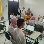 Para murid SLB antusias mengikuti TKA di hari pertama, Senin (3/11/2025). (Foto: Kemendikdasmen)