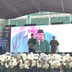 Ketua PDM Bojonegoro, Suwito, saat menyampaikan sambutannya dalam Resepsi Milad ke-113 Muhammadiyah di Halaman Stadion Letjend H Sudirman Bojonegoro, Sabtu (29/11/2025). (Foto: Khoirun Nash/ IST)