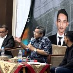 Hakim Ad Hoc Tipikor pada Pengadilan Tinggi Aceh, Dr Taqwaddin, saat Talk Show yang digelar HIMATARA UIN Ar-Raniry, di Gedung LPPM Darussalam Banda Aceh, Jumat (31/10/2025) lalu. (Foto: Dok. Panitia)