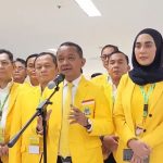 Ketua Umum Partai Golkar Bahlil Lahadalia saat konferensi pers Rapimnas I Partai Golkar 2025. (Foto: tangkapan layar)