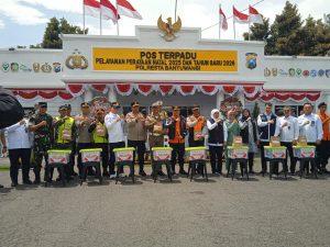 Naik Helikopter, Kepala Basarnas Bersama Gubernur Jatim Tinjau Pelabuhan Ketapang Jelang Tahun Baru