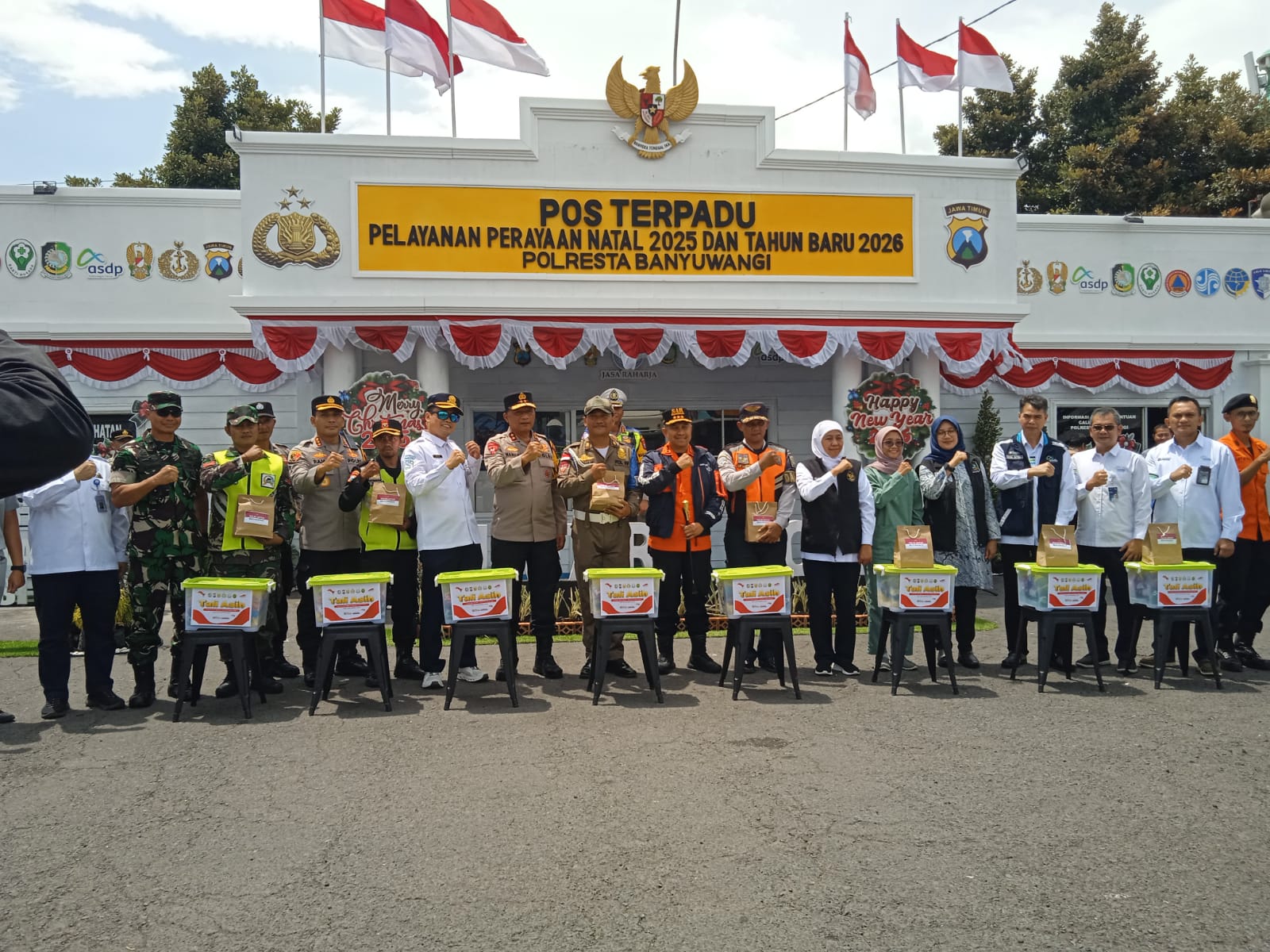 Naik Helikopter, Kepala Basarnas Bersama Gubernur Jatim Tinjau Pelabuhan Ketapang Jelang Tahun Baru