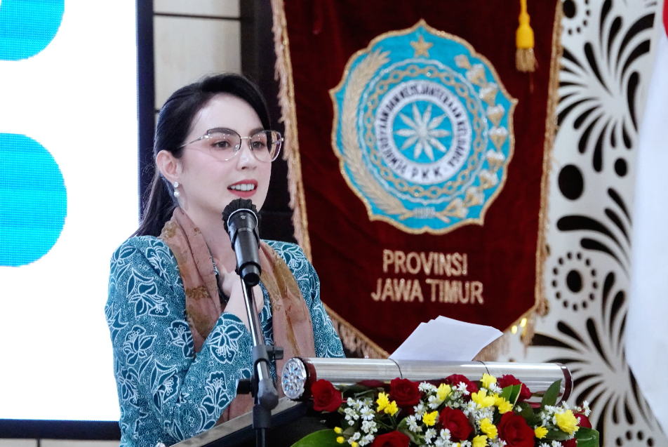 Arumi Bachsin dan Ikhtiar Mendidik Generasi Tangguh di Tengah Badai Digital