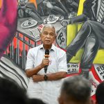 Ketua PP Muhammadiyah, Dr M Busyro Muqoddas SH MHum, saat menyampaikan pandangannya dalam forum Jagongan Akhir Tahun 2025: Catatan Hukum HAM, Kebencanan, dan Lingkungan Hidup yang digelar LHKP, MHH, dan LBHAP PP Muhammadiyah, Selasa (30/12/2025). (Foto: Dok. LHKP)