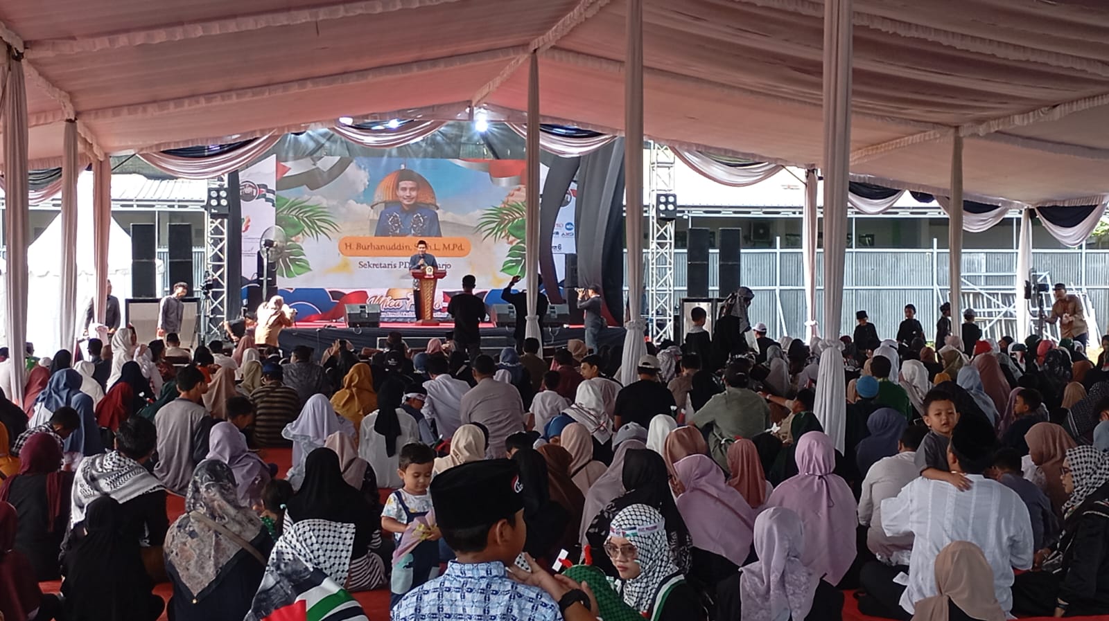 Dukung Kemerdekaan Palestina dan Peduli Bencana Sumatera, SD Mica Gelar Konser Amal