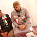 Syekh Ahmed Madi (tengah) saat ditemui usai Konser Amal untuk Sumatera dan Palestina dalam rangkaian Mica Fest 8, Sabtu (6/12/2025). (Foto: Ubay NA/ IST)