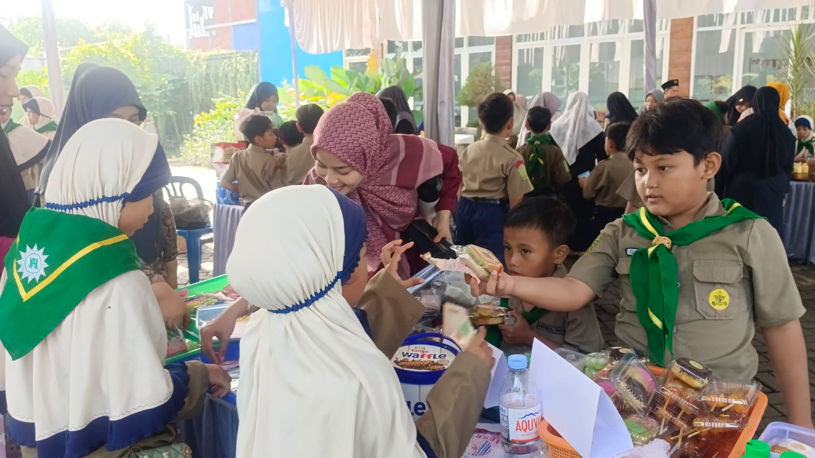 Usai Ujian Semester, Para Siswa SD Sakri Unjuk Kebolehan di Seni Budaya hingga Berwirausaha