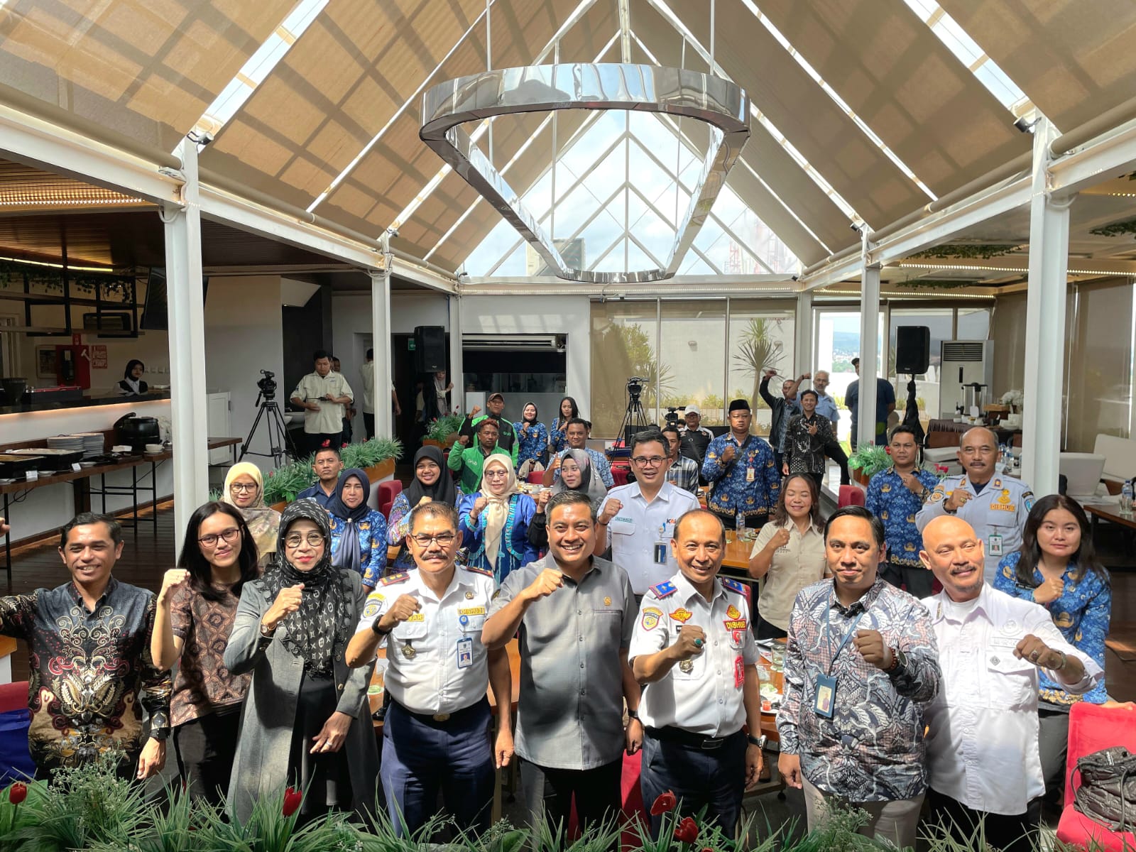 Puguh DPRD Jawa Timur Dorong Perluasan Rute Bus Trans Jatim, Ini Alasannya