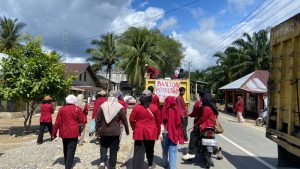 IMM Abdya Salurkan Bantuan untuk Korban Bencana Aceh di Desa Ujoeng Krung