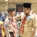 Bupati Sidoarjo H Subandi SH MKn saat menghadiri pelantikan Pramuka Garuda, Ahad (21/12/2025). (Foto: Dok.)
