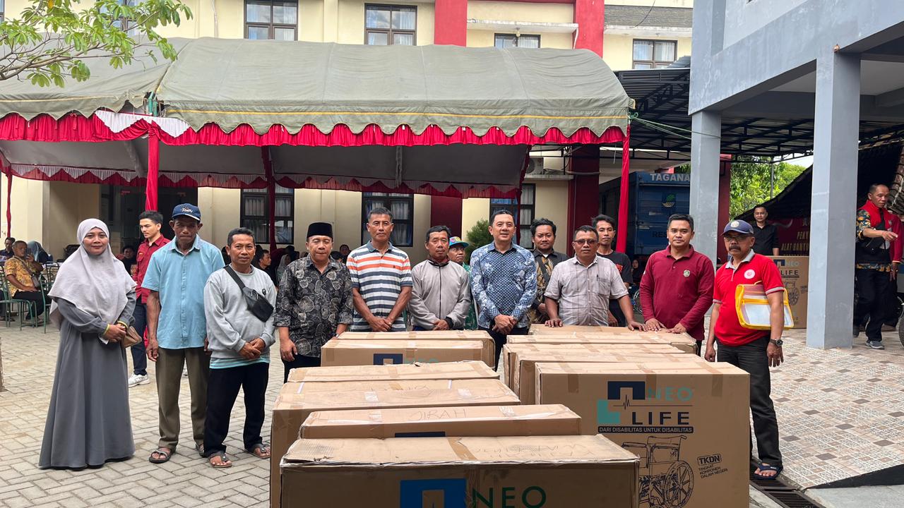 Wakil Ketua DPRD Jatim Salurkan Bantuan Alat untuk 68 Penyandang Disabiltas di Trenggalek
