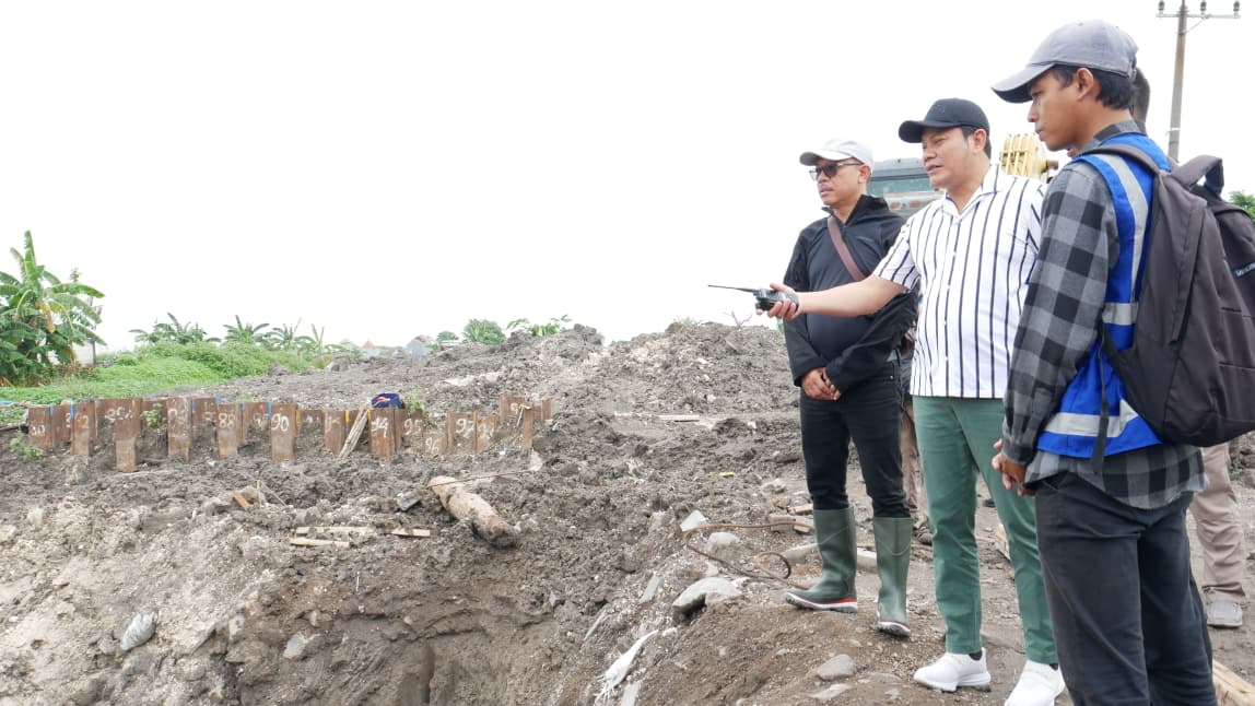 Proyek Rumah Pompa Kedungpeluk Jauh dari Target, Bupati Subandi Ultimatum Kontraktor