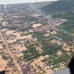 Banjir bandang melanda Aceh, Sumatera Utara, dan Sumatera Barat, mengakibatkan jatuhnya ratusan korban jiwa serta kerusakan parah berbagai fasilitas dan infrastruktur publik. (Foto: tangkapan layar)