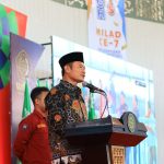 Bupati Lamongan Yuhronur Efendi saat menyampaikan sambutan dalam perayaan Milad Akbar ke-113 Muhammadiyah di Dome UMLA, Sabtu (20/12/2025). (Foto: Dok.)