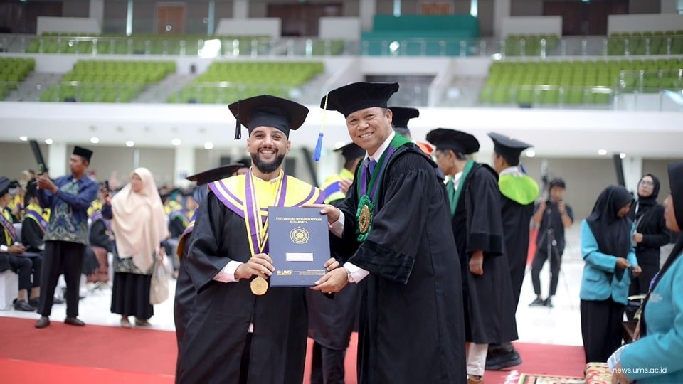 Lazismu Buka Akses Pendidikan bagi Mahasiswa Palestina, Lulusan UMS Raih Predikat Wisudawan Tercepat