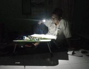 Surat dari Aceh Besar: Rumah Kami Selamat, Dapur Kami Tak Mengepul