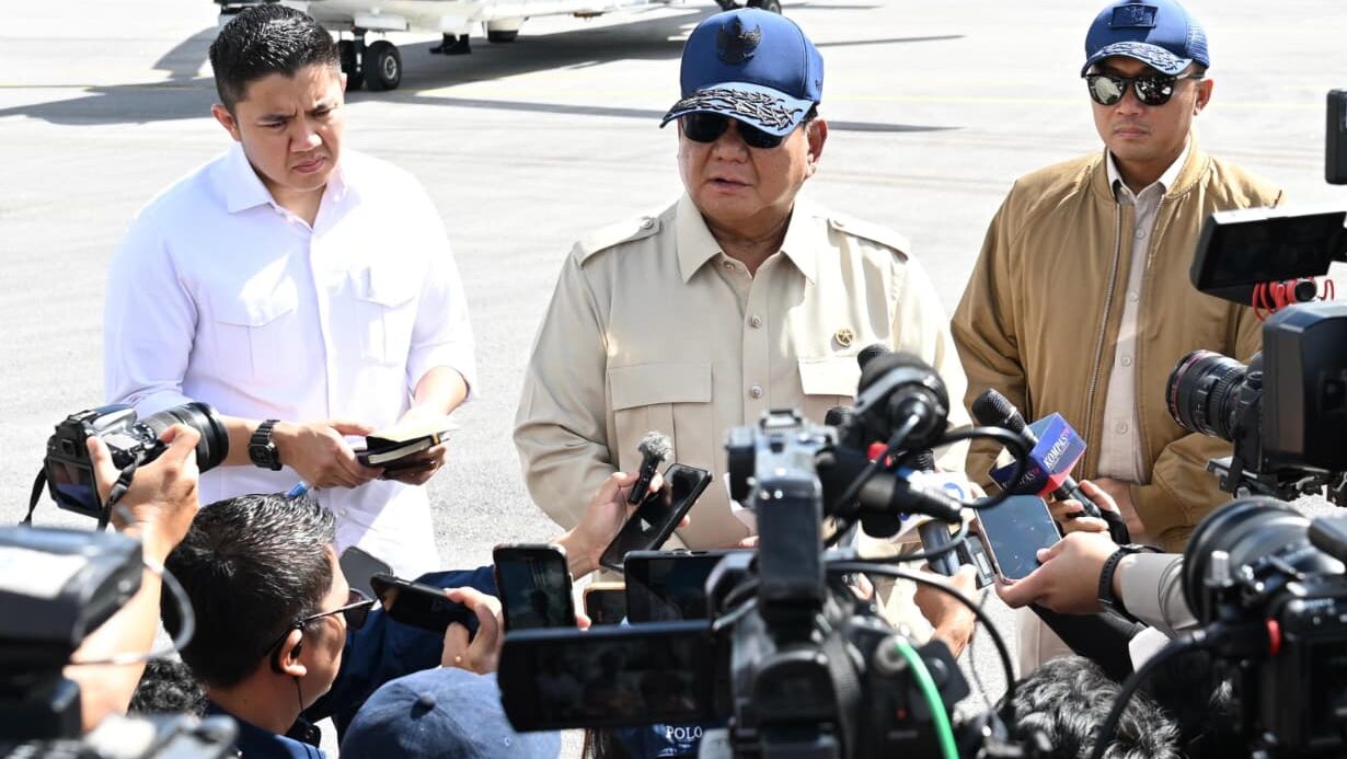 Tinjau Penanganan Banjir dan Longsor di Tapanuli, Prabowo Pastikan Percepatan Distribusi Bantuan