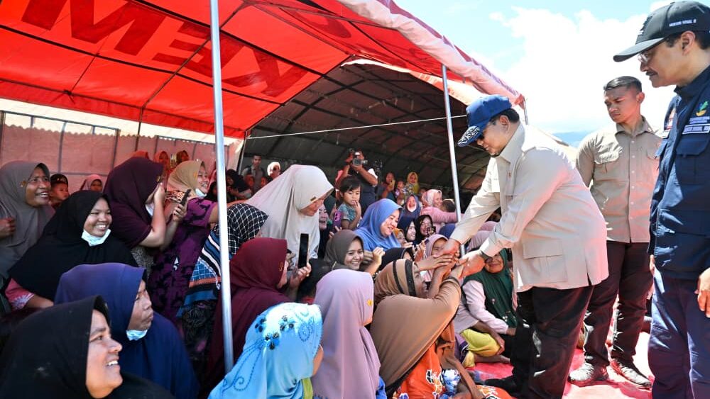Prabowo Sambangi Posko Pengungsi di Aceh Tenggara: Cuaca Sudah Berangsur Membaik