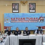 Wakil Ketua DPR RI Sufmi Dasco Ahmad saat memimpin rapat koordinasi untuk pemulihan pascabencana Sumatera, Selasa (30/12/2025). (Foto: DPR RI)