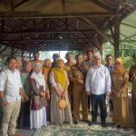 Prof Dr Zainuddin Maliki MSi berfoto bersama usai FGD di Tuban. (Foto: Dok. Panitia)
