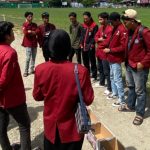 Para kader PC IMM Abdya bersiap sebelum melakukan penggalangan dana untuk korban terdampak banjir dan tanah longsor di Aceh, Ahad (30/11/2025). (Foto: Maulia Rahman/ IST)