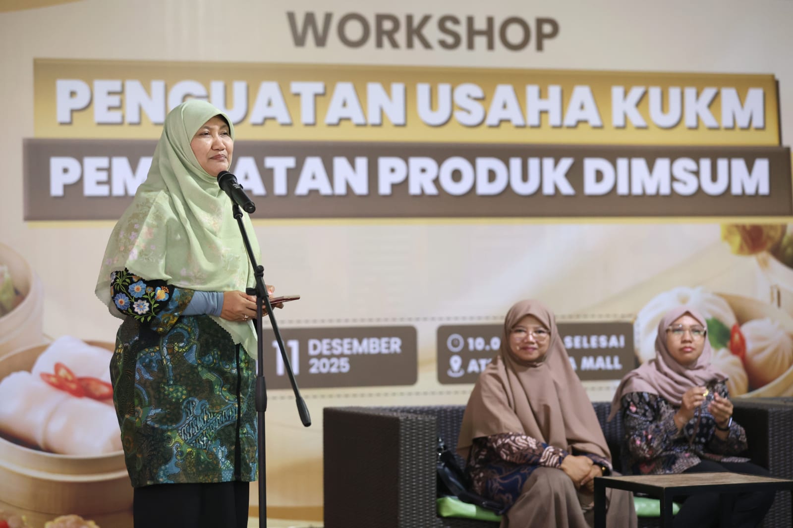 Ketua Fraksi PKS Lilik Hendarwati Dorong Ibu-ibu UMKM Jatim Naik Kelas Lewat Pelatihan Dimsum
