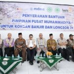 Penyerahan bantuan PP Muhammadiyah untuk korban banjir dan longsor di Aceh. (Foto: Dok.)
