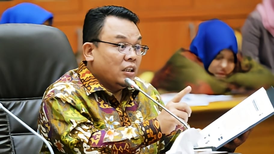 Insentif Guru Honorer Naik, Saleh Daulay Ingatkan Negara Jangan Lupakan Tenaga Administratif Sekolah