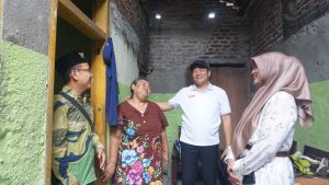 Bupati Sidoarjo Tinjau RTLH di Gedangan dan Waru, Renovasi Ditarget Mulai Januari 2026