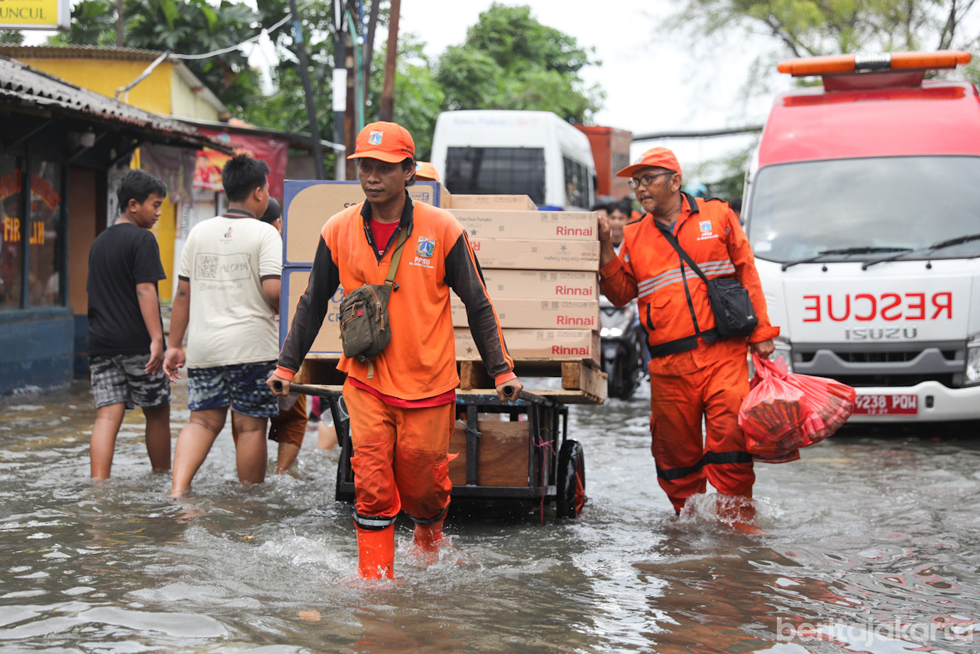 Banjir Jakarta Belum Juga Surut: 90 RT dan 10 Ruas Jalan Masih Tergenang