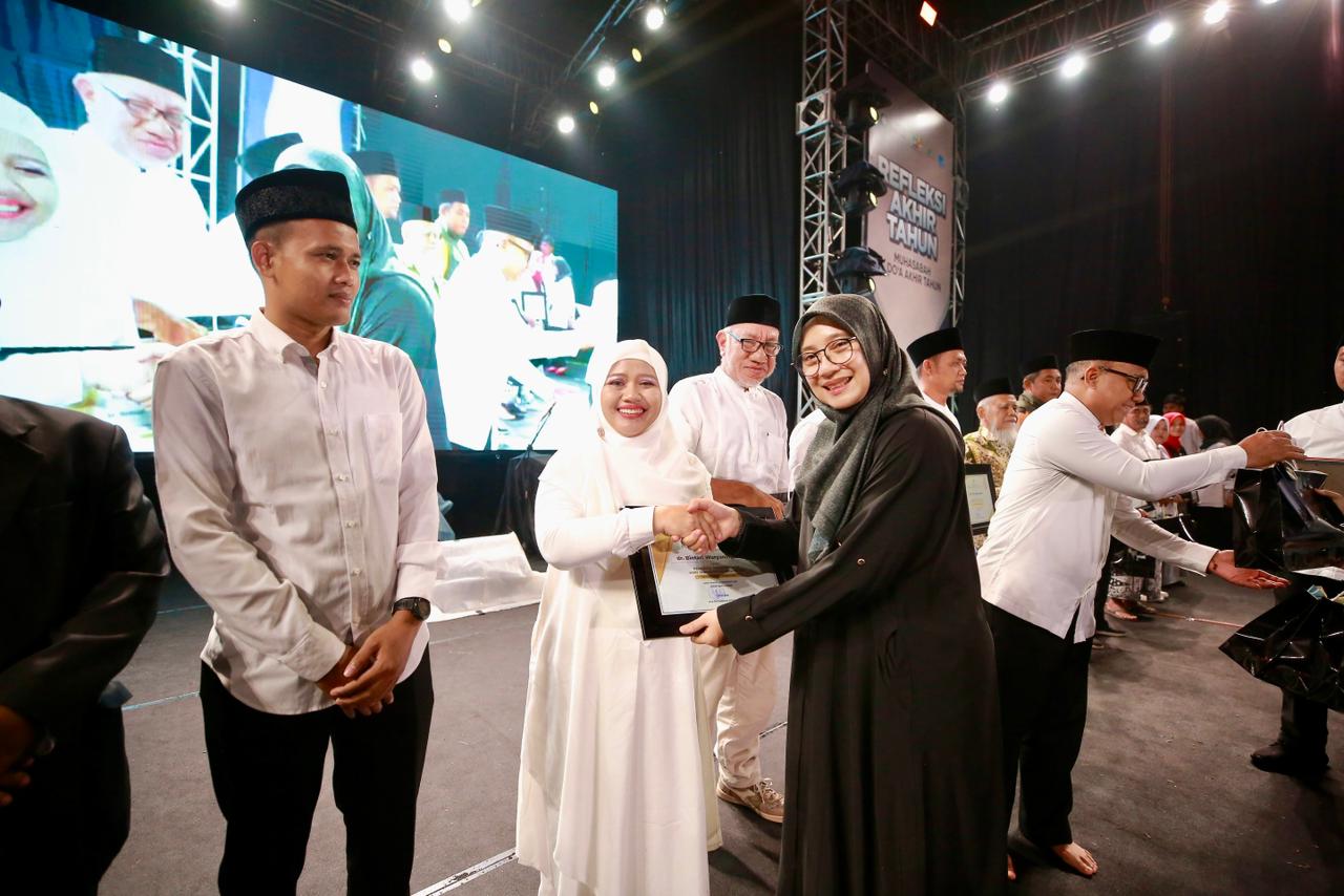 Dokter RS Muhammadiyah Terima Penghargaan Tokoh Inspiratif dari Bupati Banyuwangi