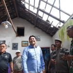 Bupati Sidoarjo H Subandi SH MKn saat meninjau RTLH di wilayahnya, Ahad (11/1/2026). (Foto: Dok.)