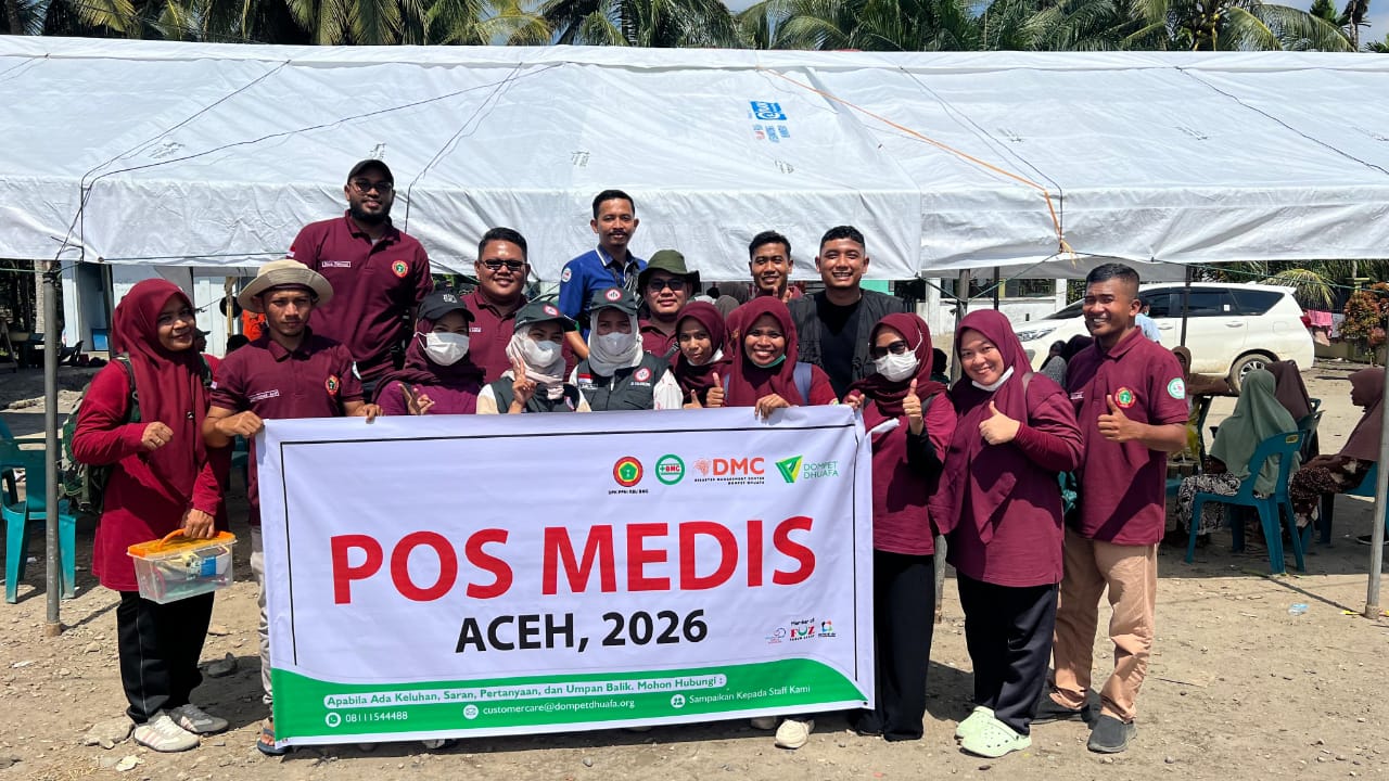 Tembus Medan Sulit, Kolaborasi Dompet Dhuafa dan DPK PPNI RSU BMC Layani Penyintas Banjir di Bivak