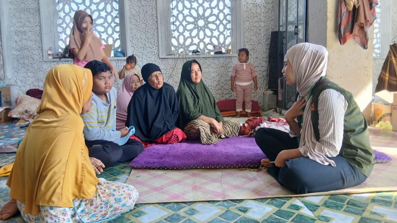 Lansia Penyintas Bencana di Pidie Jaya Bagikan Kisah Getirnya Kepada KawanMu saat PFA dan Pendampingan Psikososial