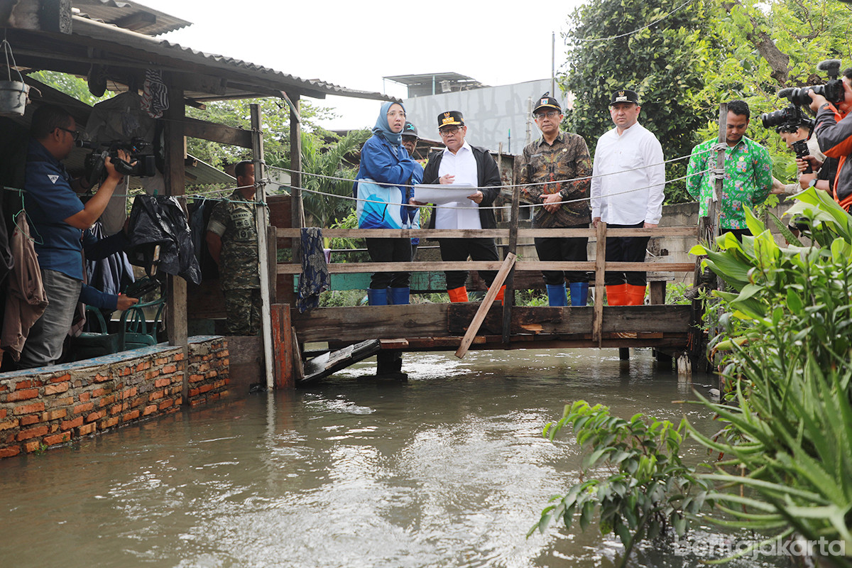 Pramono Anung dan Rano Karno Turun Langsung ke Lokasi Banjir, Ungkap Biang Kerok di Kali Cakung Lama