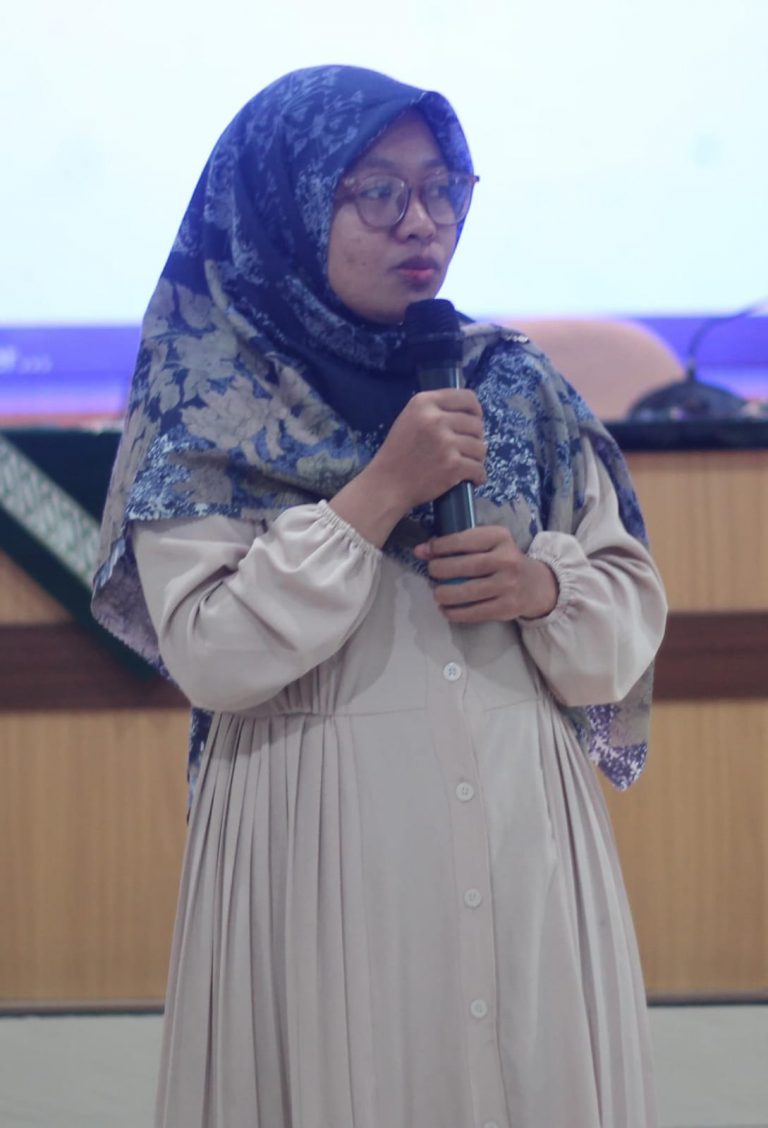 Penulis: Nur Aini Azizah.