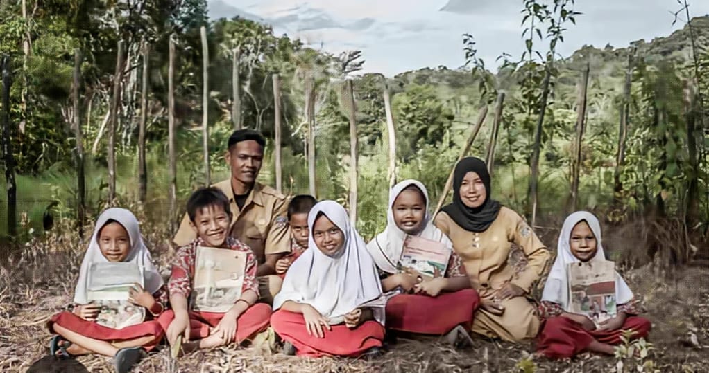 Tiru Skema Pegawai SPPG, Komisi X DPR Desak Prabowo Angkat Guru Honorer Jadi ASN
