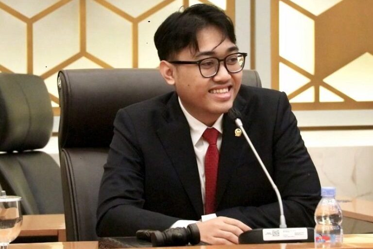 Tak Cuma Belajar, Komisi X DPR Dorong Sekolah di Wilayah Bencana Sumatera Fokus Pulihkan Mental Siswa