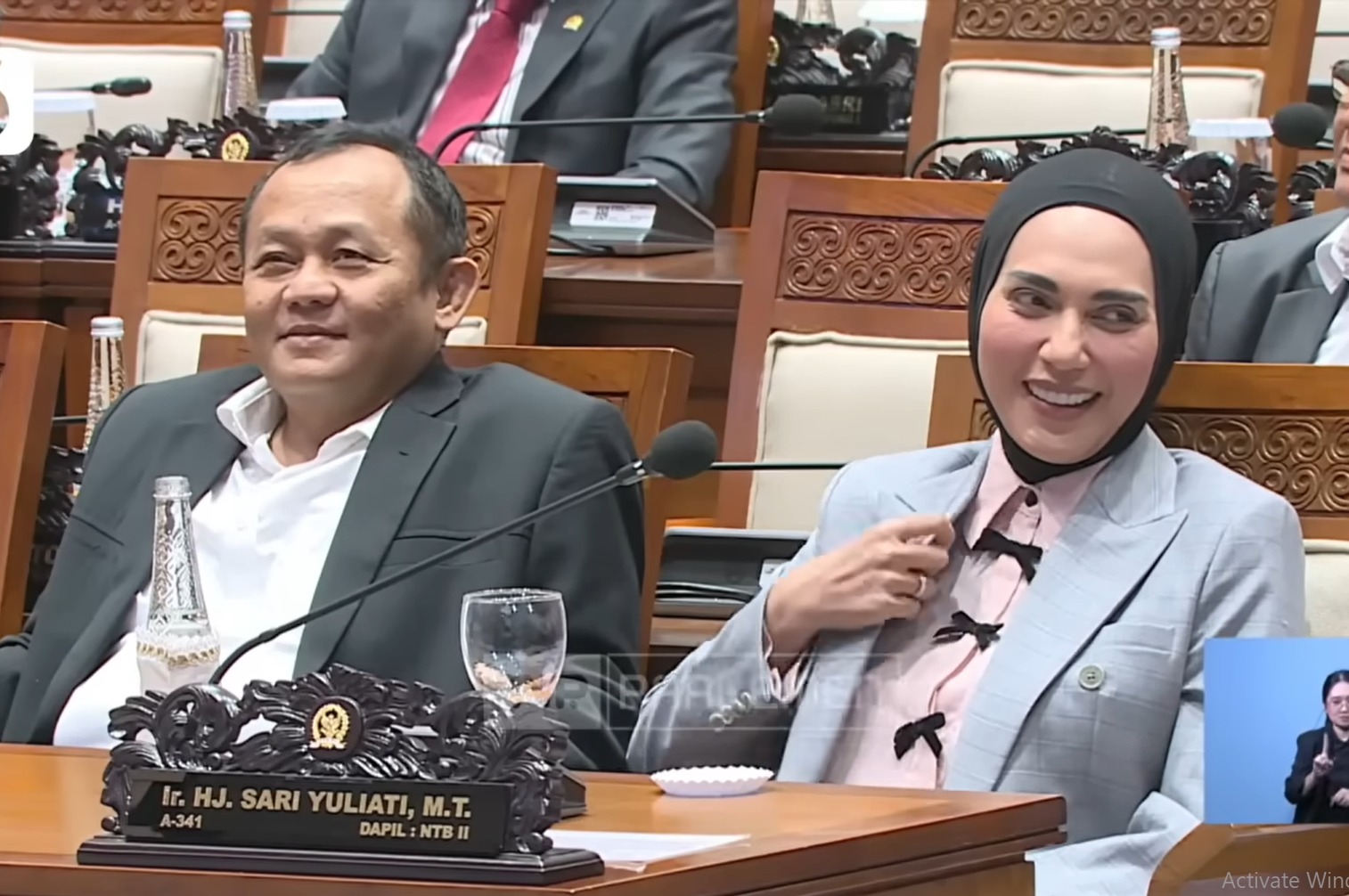 Sari Yuliati (kanan) kini didapuk sebagai Wakil Ketua DPR RI, menggantikan Adies Kadir yang terpilih sebagai calon hakim MK. (Foto: tangkapan layar TVR Parlemen)