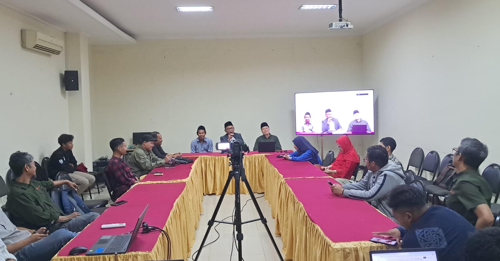 Bermula dari Tiga Orang, Maklumat.id Kini Punya Puluhan Kontributor dan Biro di Berbagai Daerah