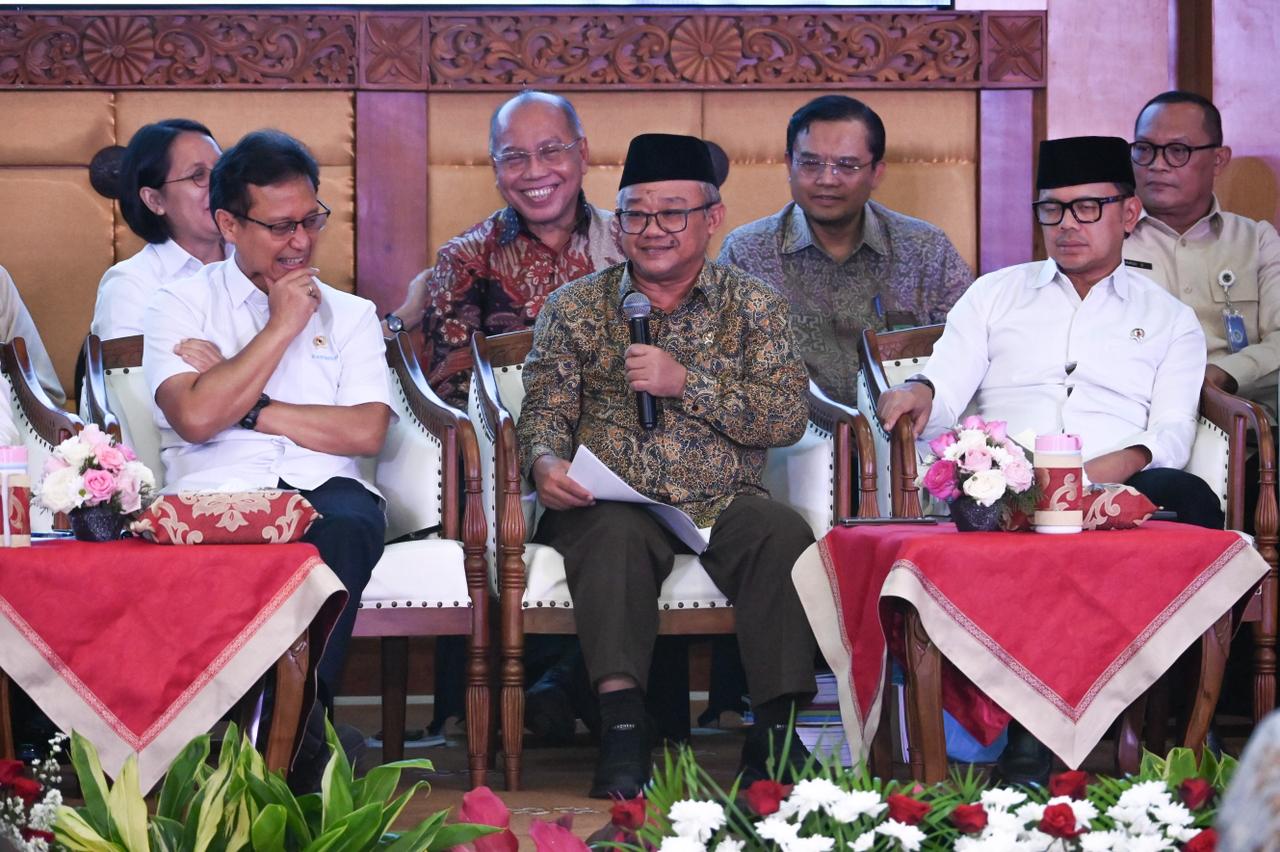 Mendikdasmen Abdul Mu’ti: MBG Tak Pangkas Anggaran Pendidikan